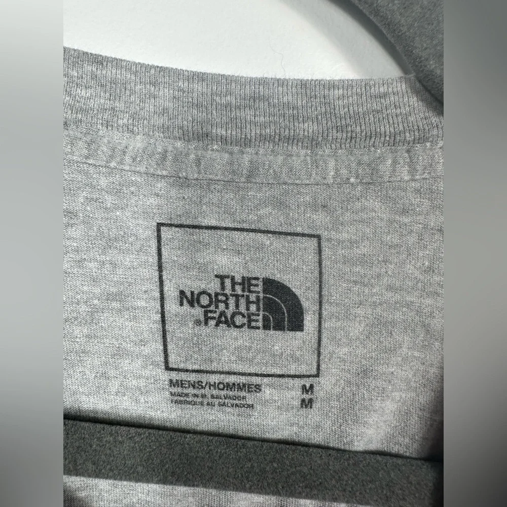 The North Face Long Sleeve Logo T-Shirt Gray Graphic Tee Men’s‎ Medium